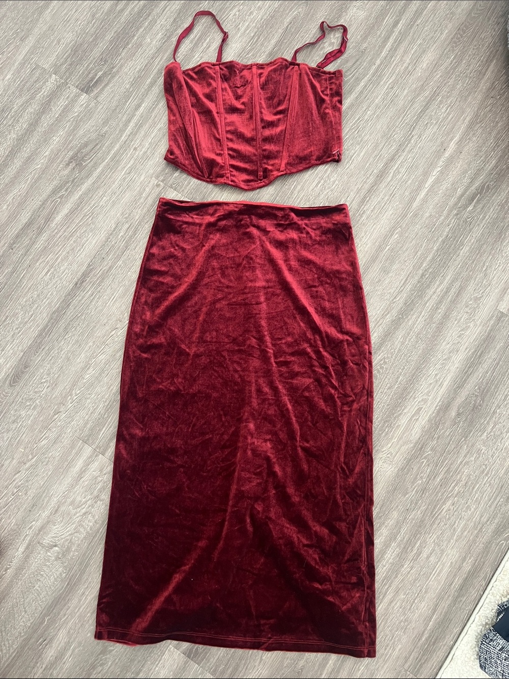 Astr Burgundy Velvet Maxi Skirt Set - Deep Red